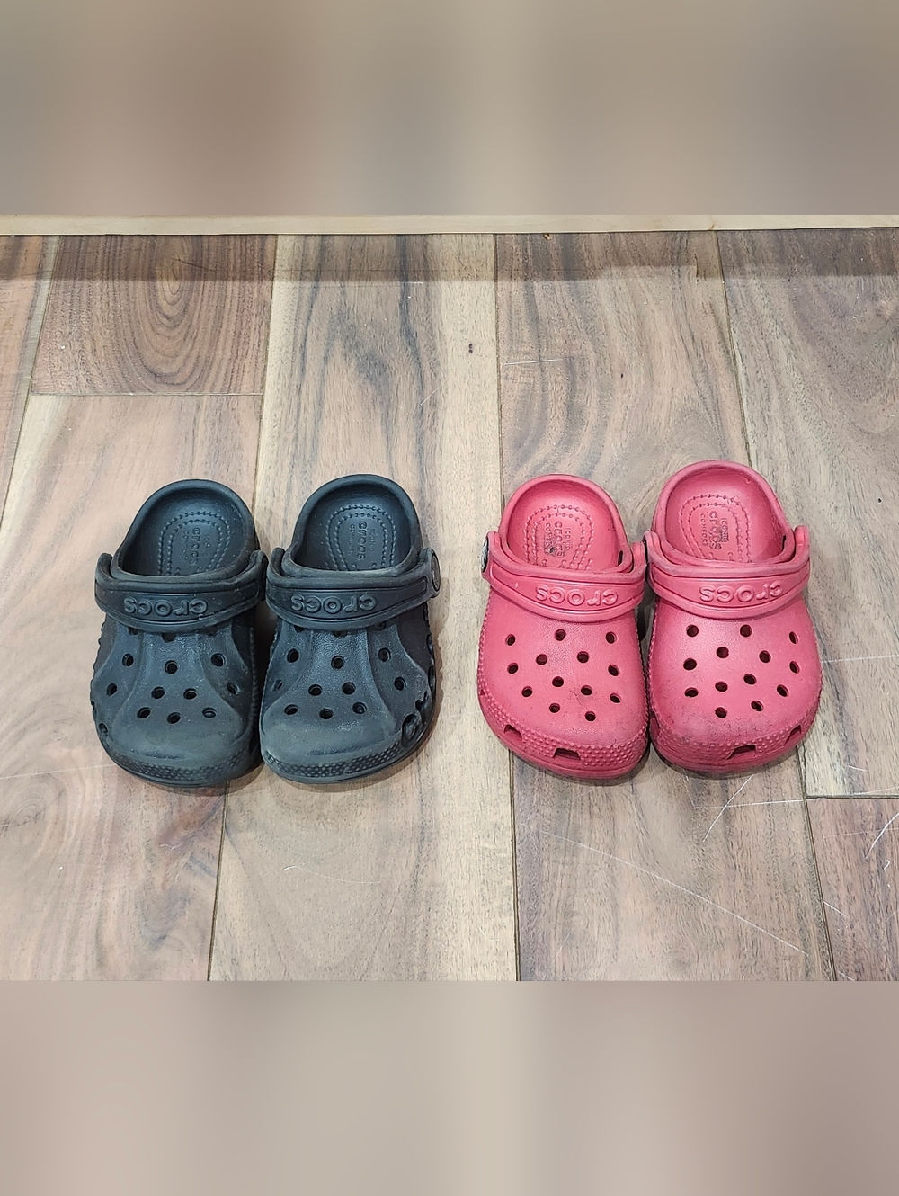 CROCS Kids Clogs in Black and Red